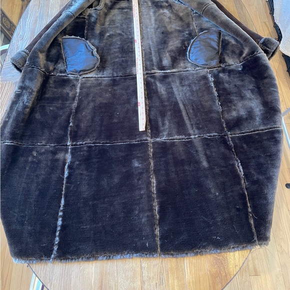 Sold : Ladies Suede full length Duster coat W/fur lining (size M) - Picture 5 of 11